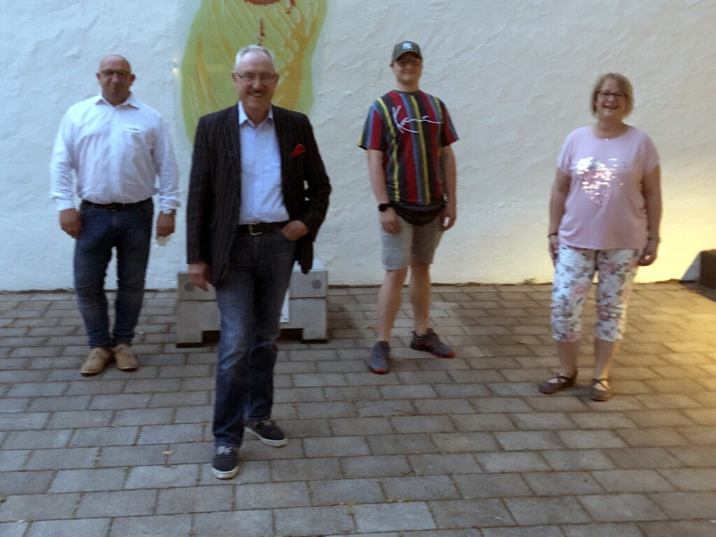 Nach der Wahl ist vor der Bundestagswahl - das FREIE WÄHLER Team am Liborianum